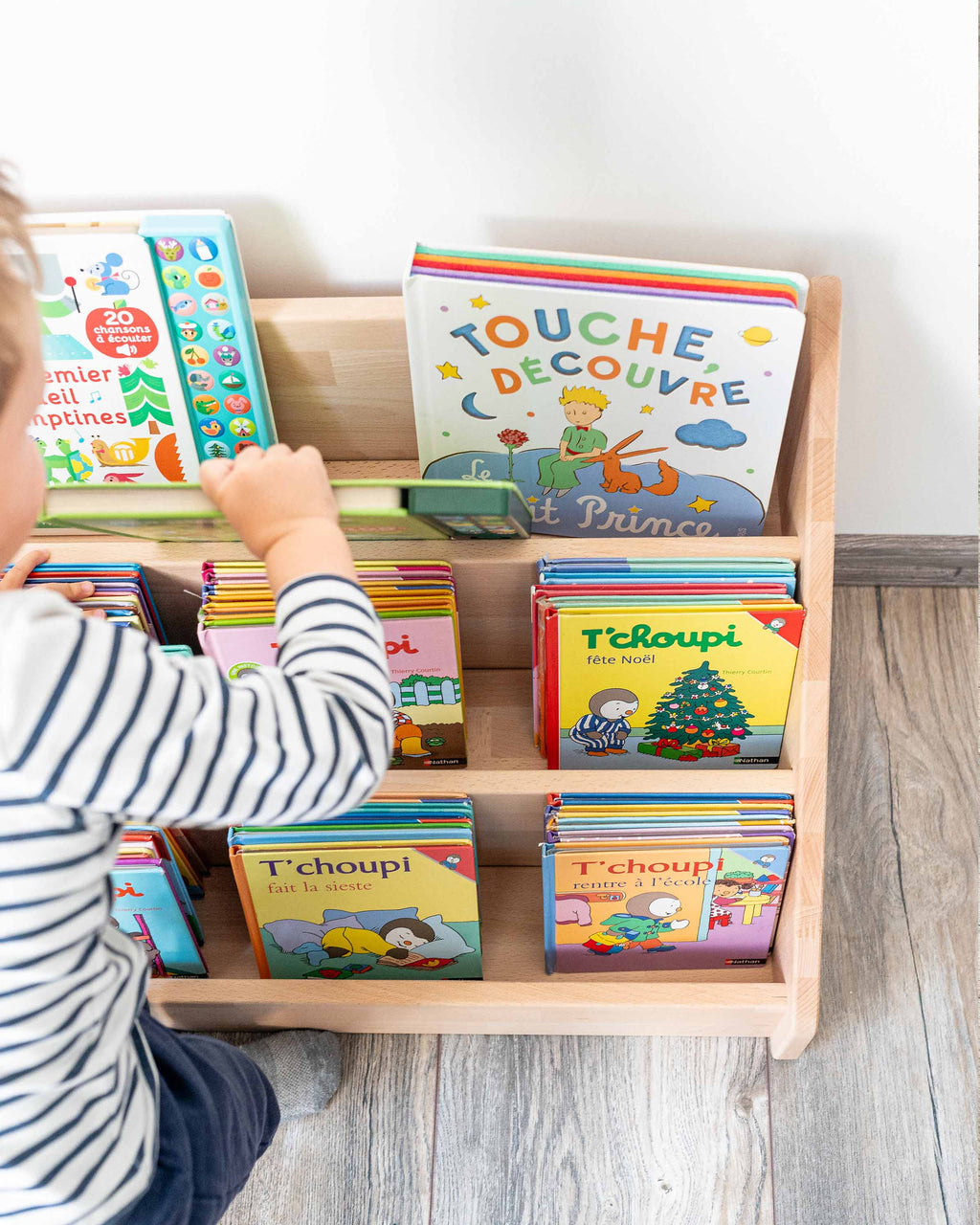 Bibliothèque Montessori au Sol en Bois Naturel
