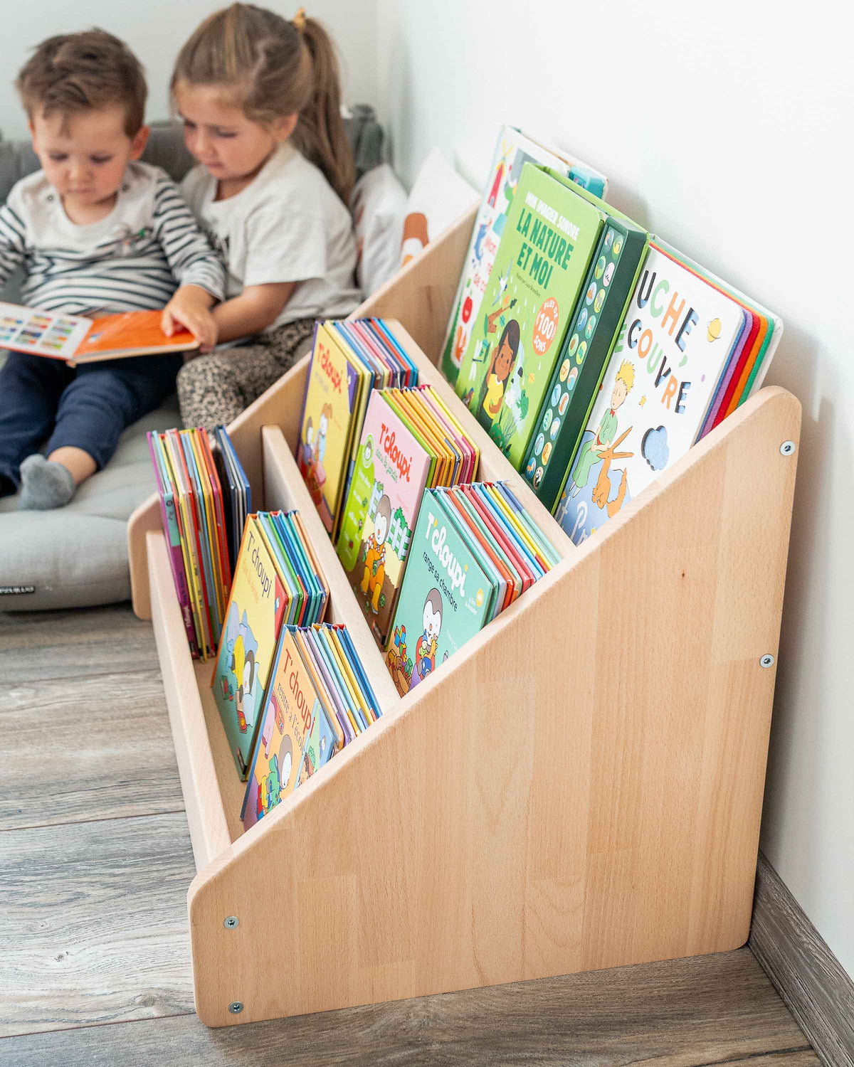 Bibliothèque Montessori au Sol en Bois Naturel