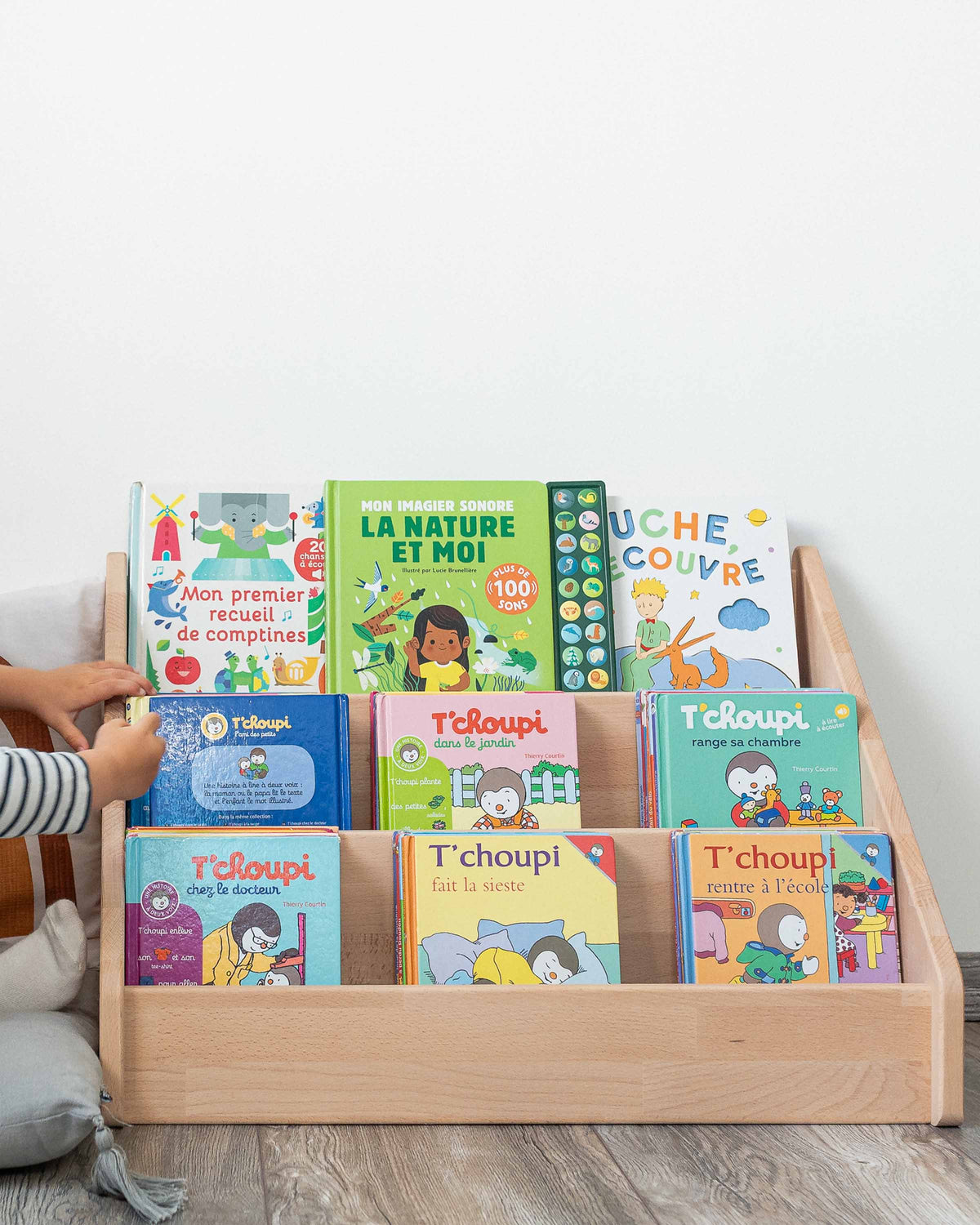 Bibliothèque Montessori au Sol en Bois Naturel