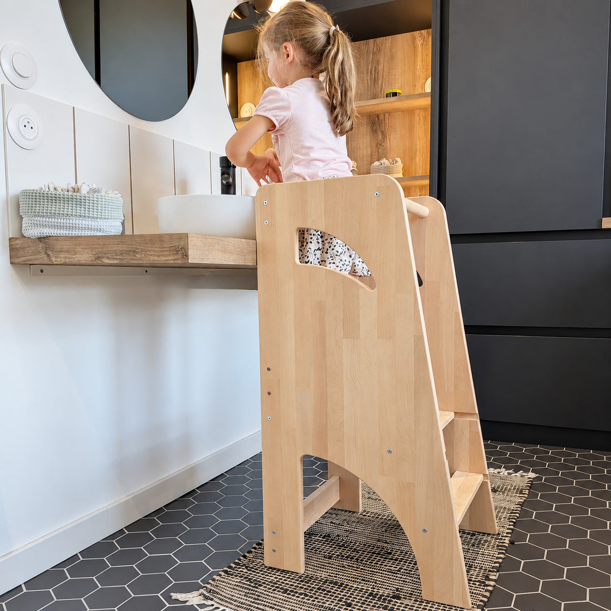 Mitwachsender Montessori-Lernturm aus Holz